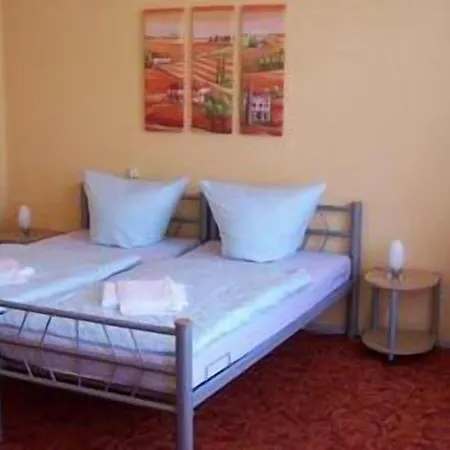 Streuhof 2* Βερολίνο